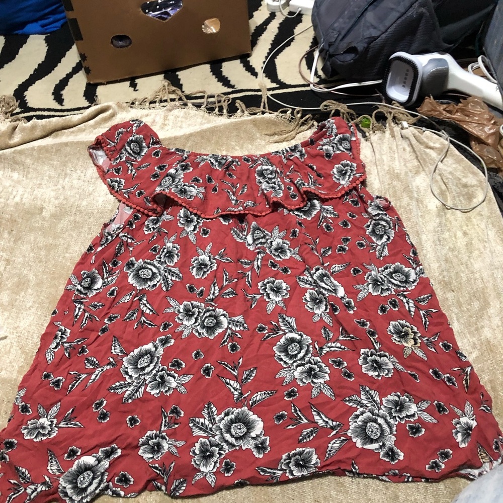 Top - Picture 2 of 2